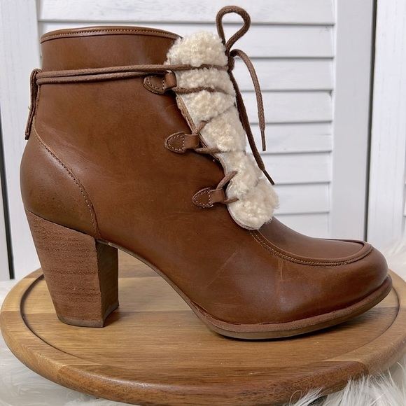 UGG Analise Camel Leather Exposed Fur Sheepwook Ankle Lace Up Heel Bootie Sz. 10 - Picture 3 of 13